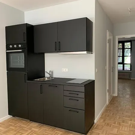 Duesseldorfer Str. 31a *
